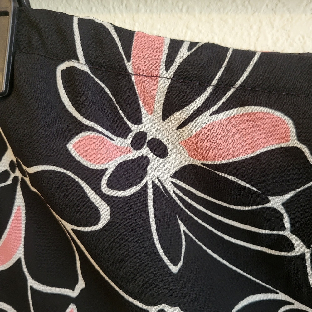 East 5th Floral Black and Pink Women's Maxi Skirt. Size 10 - Picture 7 of 13